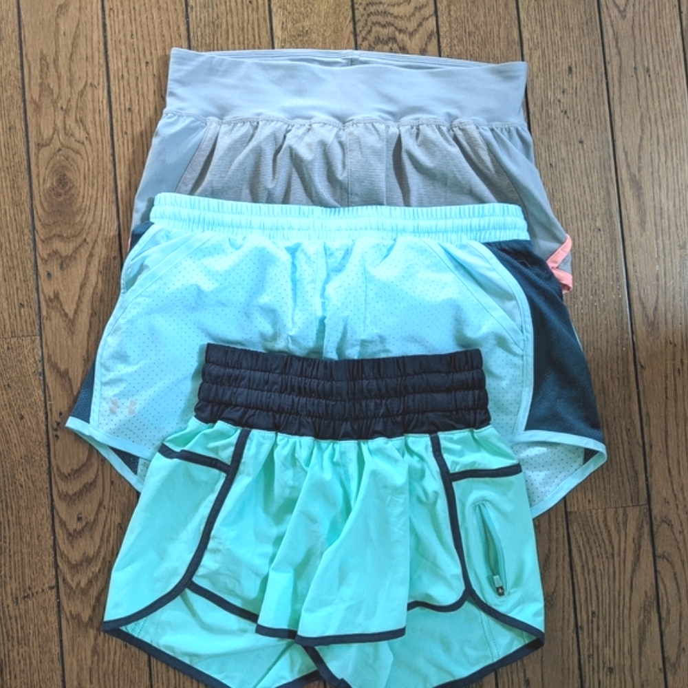 XS workout shorts Lululemon & Under Armor (UA)